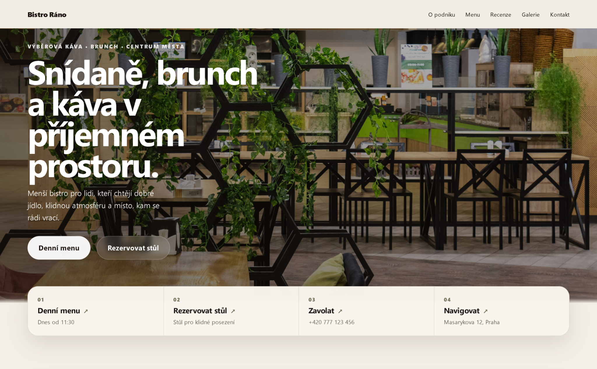 Hero sekce webu Bistro Ráno s fotografií interiéru a tlačítky na denní menu a rezervaci