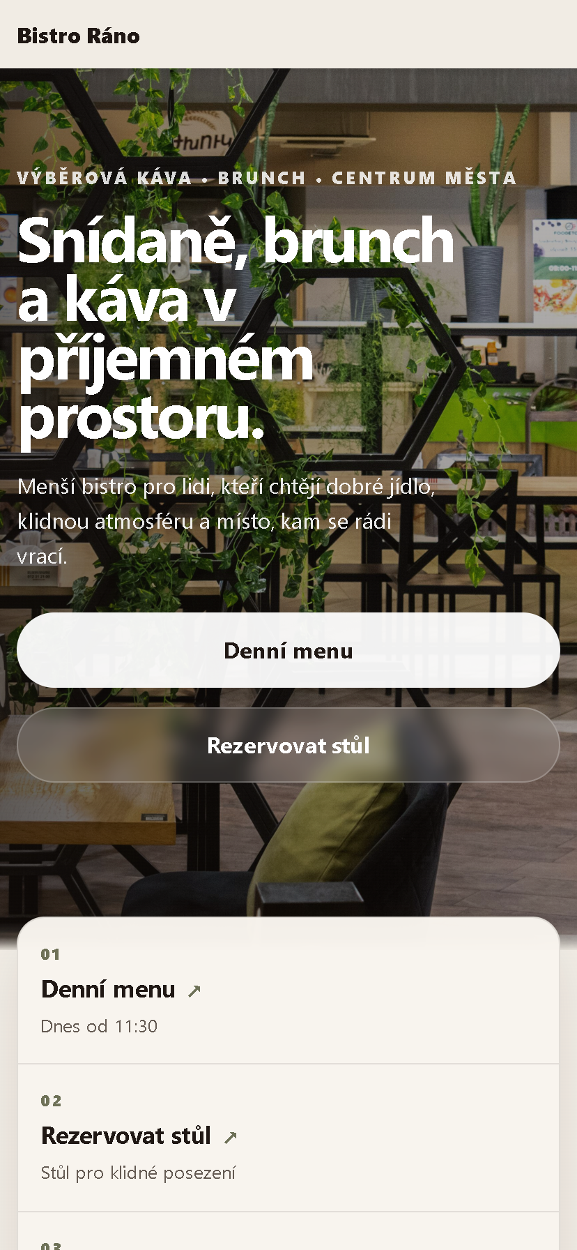 Mobilní verze webu bistra s hero sekcí a rychlou rezervací